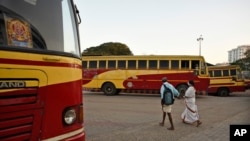Waso motocin sufuri na bas a India