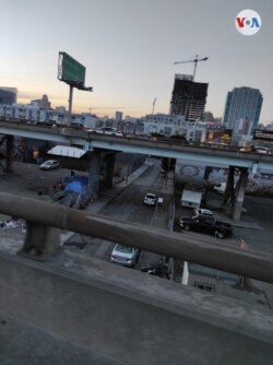 Algunos campamentos se pueden observar bajo los puentes y desde cualquier calle en el centro de la ciudad de San Francisco.