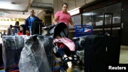 Este lunes, el ministro de Transporte del gobierno en disputa de Venezuela, Hipólito Abreu, anunció la suspensión de operaciones de la aerolínea portuguesa durante 90 días y el inicio de un proceso administrativo.