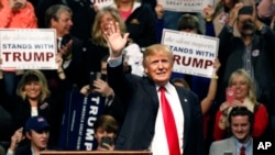El candidato republicano a la nominación presidencial Donald Trump encabeza las intenciones de voto a nivel nacional en Estados Unidos.