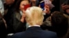 Análisis: Trump y Sanders desafían al sistema