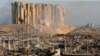 El sitio de la explosión en un área portuaria de Beirut parecía una escena de un campo de batalla el miércoles 5 de agosto de 2020.