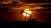 La demanda de petróleo continúa disminuyendo debido al nuevo brote de coronavirus.