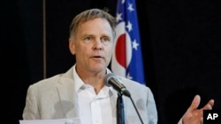 Fred Warmbier, padre del estudiante de la Universidad de Virginia liberado en coma esta semana tras permanecer detenido desde marzo de 2016 en Corea del Norte .