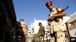 Fuerzas de seguridad de Libia en Bengasi días después del ataque al consulado de EE.UU.