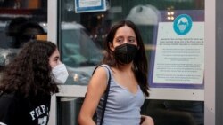Gobiernos y empresas de Estados Unidos vuelven a exigir el uso de mascarillas