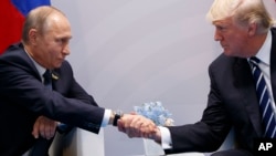 La multimillonaria demanda contra Rusia y la campaña de Trump fue presentada en una corte del distrito federal de Manhattan este 20 de abril de 2018. 
