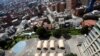 Tiendas de campaña frente al hospital militar en Bogotá siguen en construcción para atender a víctimas del coronavirus. Marzo 22 de 2020.