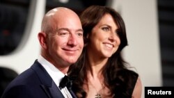 MacKenzie Bezos también renunciará a todos sus intereses en el periódico Washington Post y en la compañía de cohetes Blue Origin.