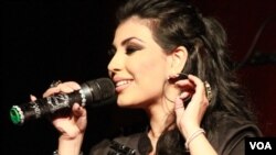 قرار است که آریانا سعید امشب در کنار حوض هوتل کانتیننتال کنسرت دهد