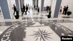 The lobby of the CIA Headquarters Building in McLean, Virginia, August 14, 2008. REUTERS/Larry Downing (UNITED STATES)