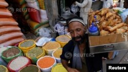 ماهرین وايي تېل او خوراکي شیان تر ټولو زیات گران شوې دي