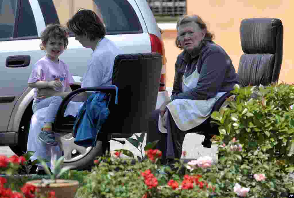 Los residentes fueron evacuados de sus hogares tras el temblor que afect&oacute; a la ciudad de Mirandola en el norte de Italia.