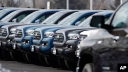 Las ventas minoristas de Estados Unidos cayeron inesperadamente en abril debido a que las familias redujeron las compras de automóviles.