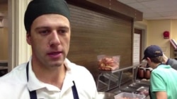 US Veterans Mark Holiday by Serving Meals to Homeless Vets