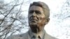 Estatua de Reagan en Varsovia