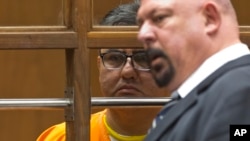 Naasón Joaquín García fue arrestado el año pasado por sospecha de violación infantil, abuso sexual, trata de personas, pornografía infantil y extorsión. 