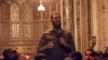 ARCHIVO - Abu Mohammed al-Golani habla en la mezquita de los Omeyas en Damasco el domingo 8 de diciembre de 2024