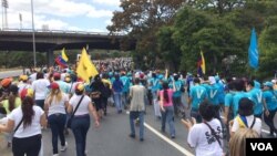 Las principales avenidas de Caracas, fueron tomadas por los manifestantes. 1 de abril de 2017. Foto: Álvaro Algarra / VOA.