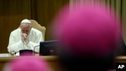 El papa Francisco a la cabeza del sínodo familiar que se celebra en el Vaticano.