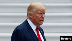 El presidente Donald Trump hizo el anuncio el miércoles poco después que los líderes de 3M y Campbell Soupt anunciaran su renuncia a los paneles.