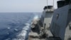 ກຳ​ປັ່​ນ​ພິ​ຄາດ USS Milius ທີ່​ຕິດ​ລູກ​ສອນ​ໄຟ​ນຳ​ວິ​ຖີ ອາ​ເລ ເບີກ (Arleigh Burk), ດຳ​ເນີນ​ການ​ປະ​ຕິ​ບັດ​ການ​ເດີນ​ທາງ​ຜ່ານ​ຊ່ອງ​ແຄບ ໄຕ້​ຫວັນ, ຢູ່​ສະ​ຖານ​ທີ່ໆ​ບໍ່​ໄດ້​ຖືກ​ເປີດ​ເຜີຍ, 17 ເມ​ສາ 2023. 