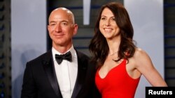 Antes de la separación, Jeff Bezos tenía una participación del 16% en Amazon por un valor de más de $ 140 mil millones, fortuna que los convertía en la pareja más rica del mundo.