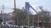 ARCHIVO - Vagones de acero en bobina antes del transporte en la fábrica principal del productor de acero Thyssenkrupp en Duisburg, Alemania, el martes 4 de febrero de 2025. AP