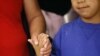 Tras semanas de angustia, niños migrantes verán a sus padres