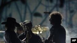 La contaminación acústica no sólo propviene de la música, sino también de la enorme cantidad de ruidos que encontramos en nuestro día a día.