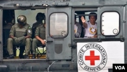 Las autoridades colombianas dicen que los rebeldes proveyeron falsas coordenadas para la ubicación de los rehenes el pasado domingo.