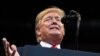 En el anuncio realizado a través de su cuenta en la red social de Twitter, Trump también instó a la Reserva Federal a evitar que los países se aprovechen de la fortaleza del dólar devaluando sus monedas.