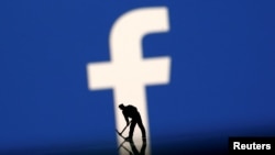 La Comisión Federal de Comercio investiga las prácticas de privacidad de Facebook tras acusaciones sobre el mal uso de datos de millones de usuarios de la red.