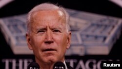 El presidente Joe Biden durante su primera visita oficial al Pentágono como comandante en Jefe de Estados Unidos, el 10 de febrero de 2021.