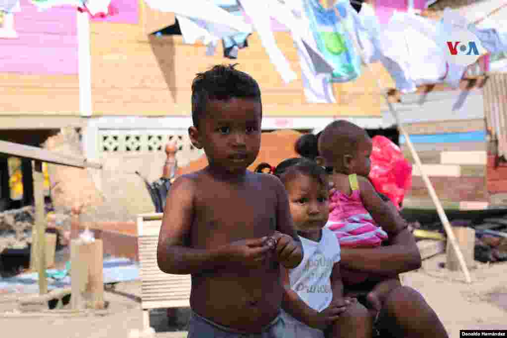 En Puerto Cabezas y otros 14 municipios que integran la Costa Caribe de Nicaragua, el hurac&#225;n Eta impact&#243; el pasado martes acompa&#241;ado de vientos sostenidos de hasta 240 kil&#243;metros por hora, ocasionando extensa destrucci&#243;n. Foto: Donaldo Hern&#225;ndez/VOA.