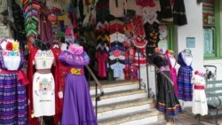 Tradición de las Posadas en centro histórico de Los Ángeles