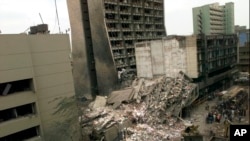 Foto de Archivo- Embajada de Estados Unidos en 1998 después de los ataques terroristas en Kenia y Tanzania