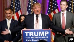 El grupo EIU cita las declaraciones de Donald Trump sobre el comercio con China y México, contra los inmigrantes musulmanes y los mexicanos indocumentados entre otras, como razones por las que califica su posible presidencia como una amenaza mundial.
