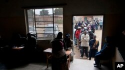 Abanye abantu abavota ngomnyaka ka2013.
