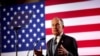 El candidato presidencial demócrata Michael Bloomberg habla durante un evento de campaña en el Centro Cultural Bessie Smith en Chattanooga, Tennessee.