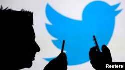 La noticia se produce una semana después de que Twitter dio a conocer sus planes para una IPO de mil millones de dólares.