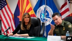 La primera dama, Melania Trump visitó un centro de la Oficina de Aduanas y Protección Fronteriza 