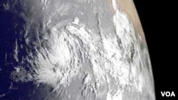 Katia carga vientos máximos de 120 kilómetros por hora, y se estima que pasará al norte de Puerto Rico.