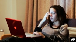El registro de la OMS precisa que el desgaste profesional “se refiere específicamente a fenómenos relativos al contexto profesional y no debe utilizarse para describir experiencias en otros ámbitos de la vida”.