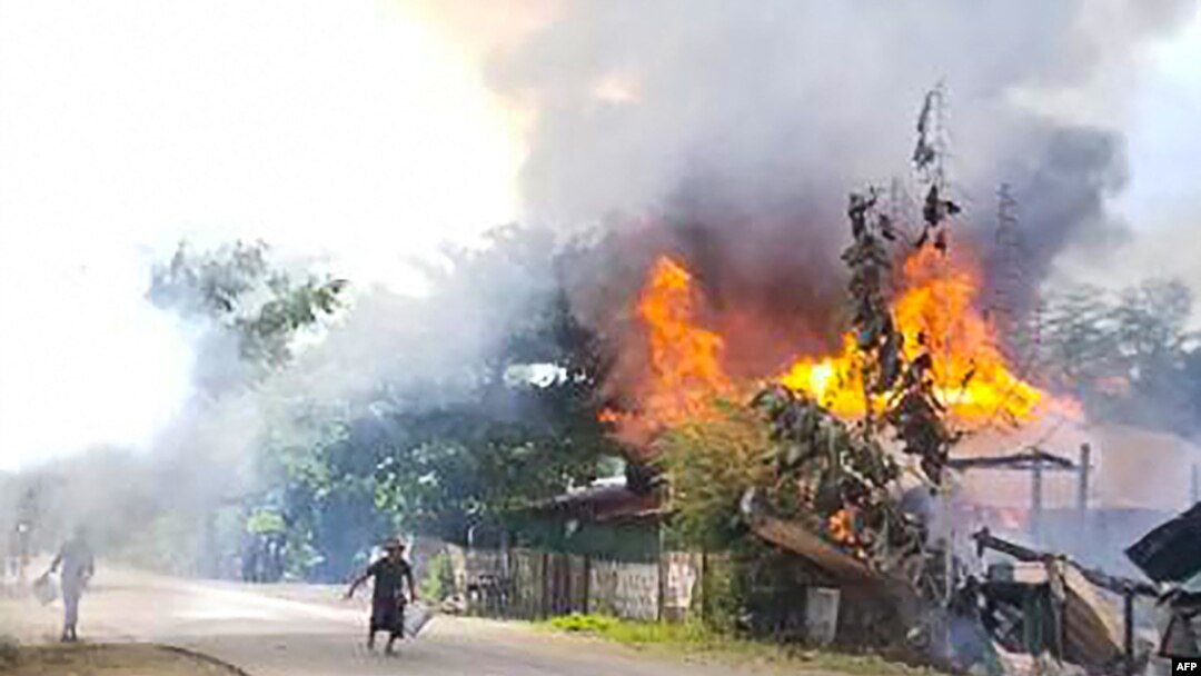 ဂန့်ဂေါမြို့၊ နှမ်းခါးရွာ မီးလောင်နေတဲ့မြင်ကွင်း။( ၁၀ စက်တင်ဘာ ၂၀၂၁)