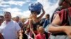 Cientos de venezolanos cruzan la frontera con Colombia en busca de alimentos y medicinas