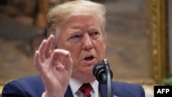 El presidente de Estados Unidos, Donald Trump, ordenó este viernes elevar los aranceles a las importaciones de China restantes.