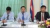 លោក​ទេព នីថា(អង្គុយកណ្តាល) អគ្គលេខា​ធិការ​គ.ជ.ប.​ថ្លែង​ក្នុងសន្និសីទ​​សារព័ត៌មាន។​​
