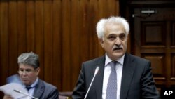 د پخواني حکومت د یو شمیر لوړ پوړو چارواکو په ګډون، د 'افغانستان د خلکو محور ګوند' د حکومت د نوي اپوزیسیون په توګه کار پیل کړ.