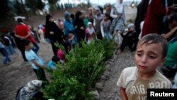 El alto comisionado para Derechos Humanos de la ONU asegura que la comunidad intrernacional debe hacer más con la crisis que se vive en Siria.